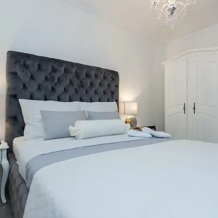 Francesca Baroque 公寓 *